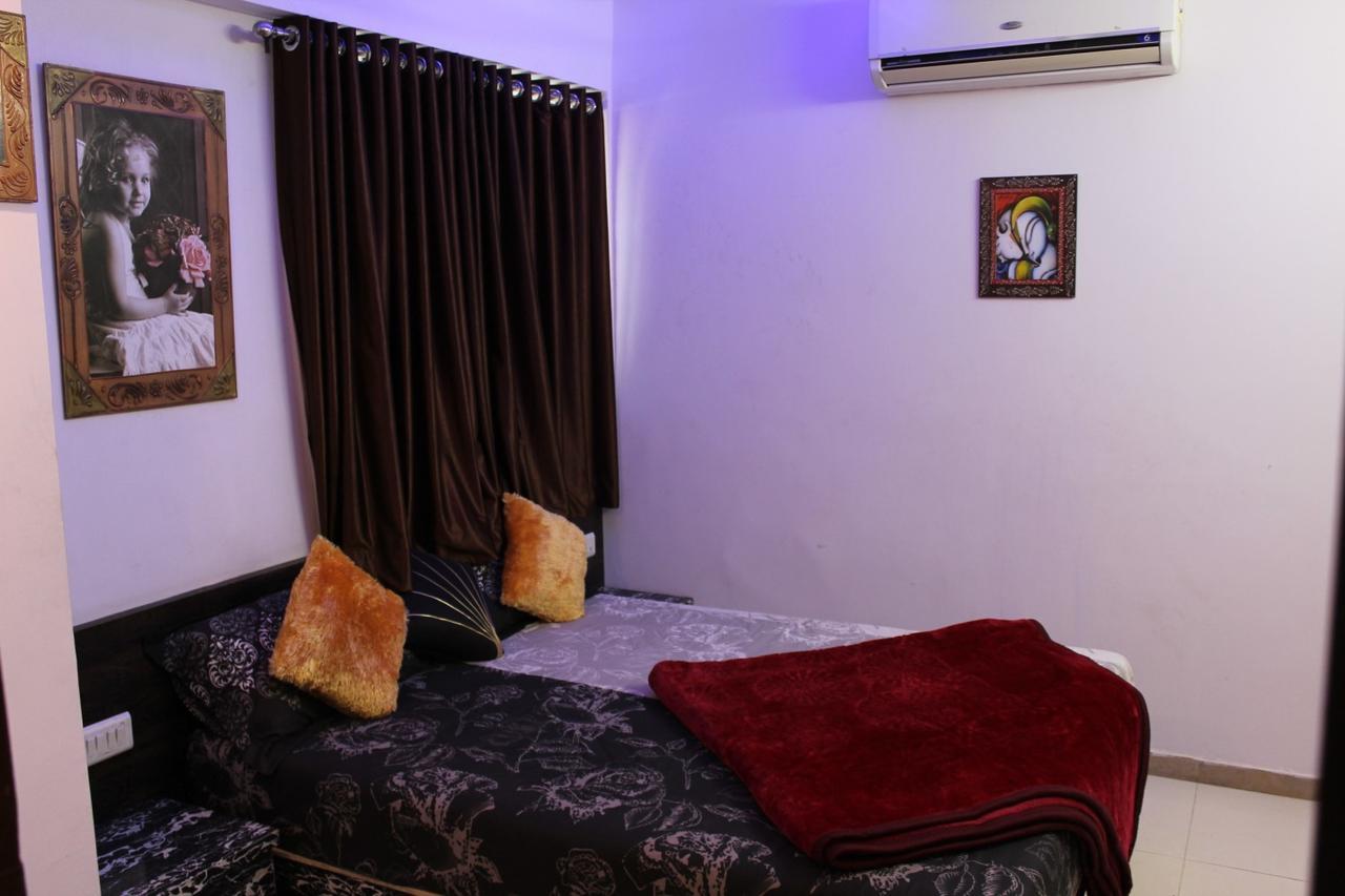 Hotel Kum Kum Adalaj 外观 照片