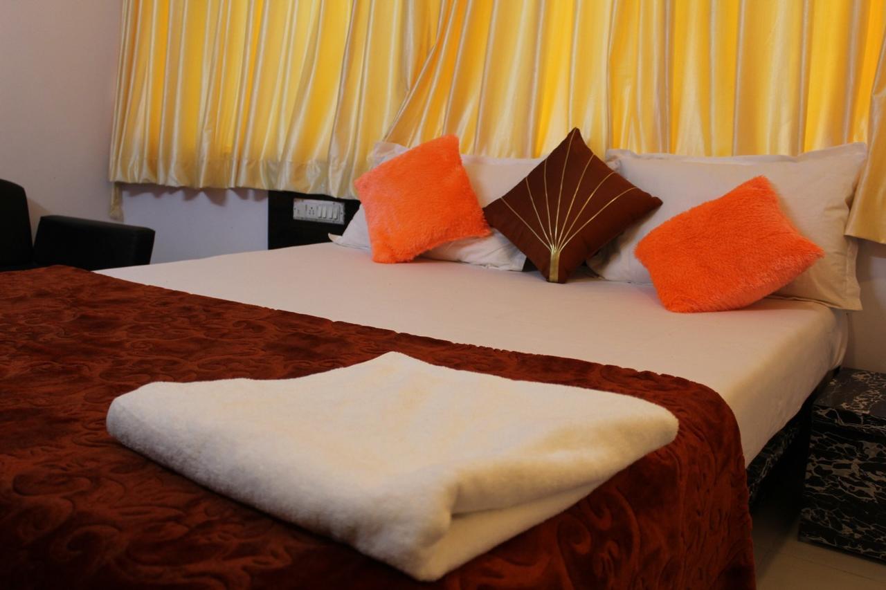 Hotel Kum Kum Adalaj 外观 照片