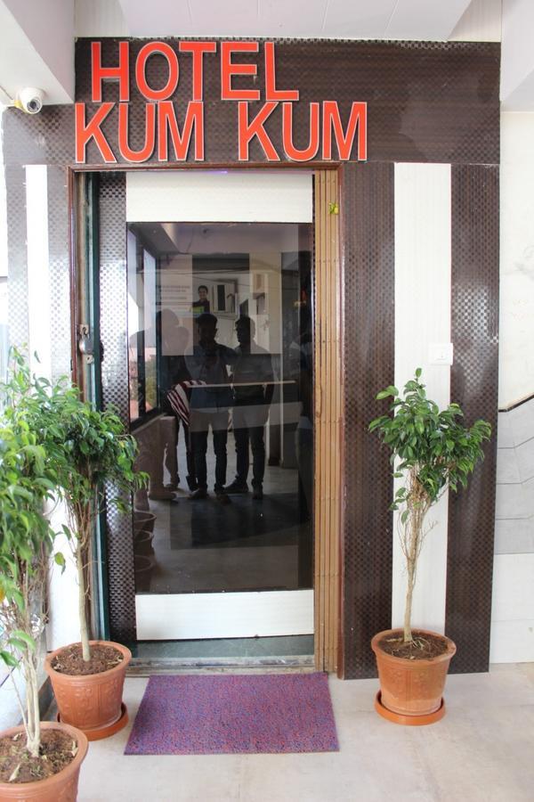 Hotel Kum Kum Adalaj 外观 照片